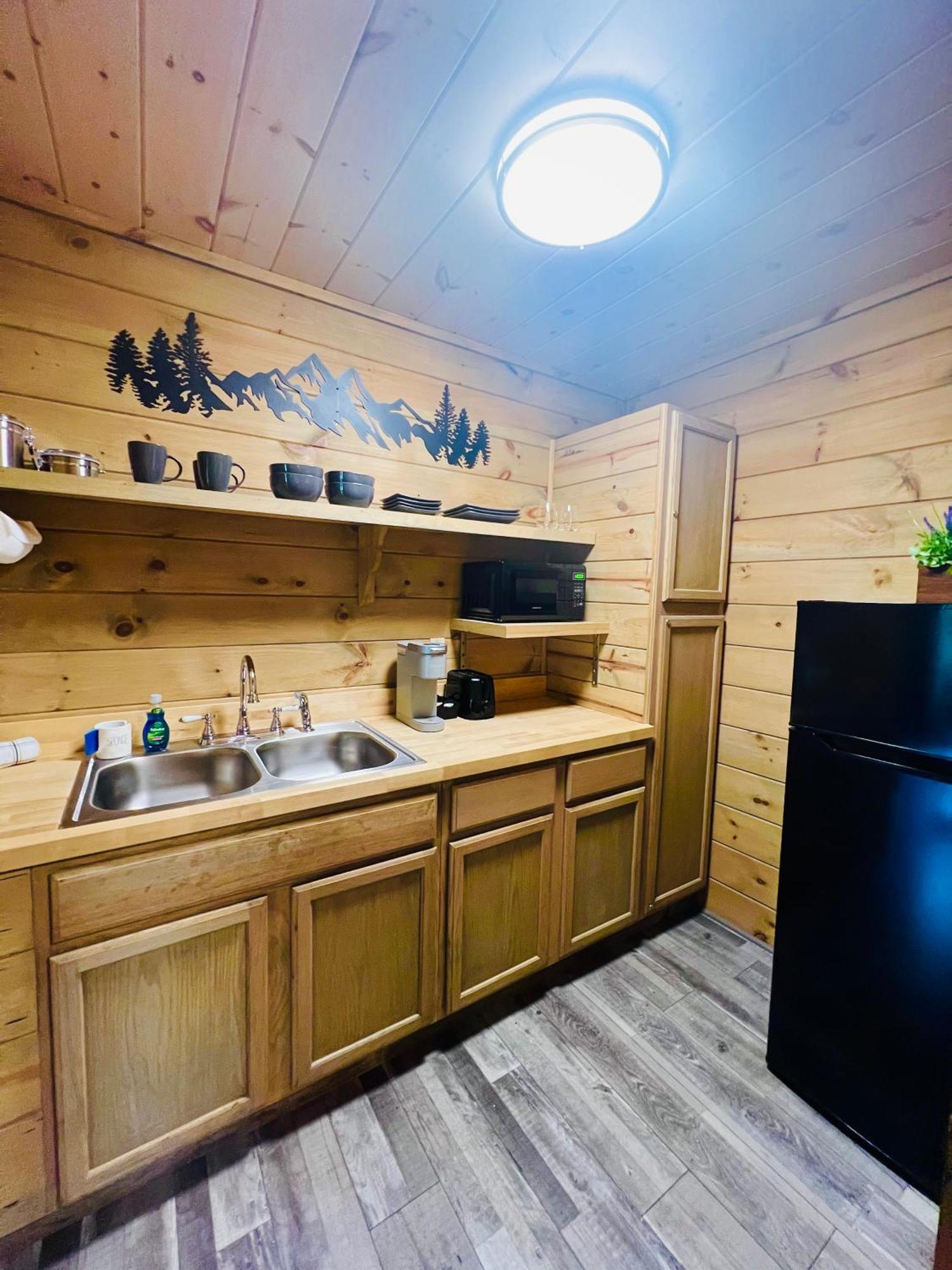 Firefly Fields 2-Acres With Guest House, Game Room, Mountain & River Views Севьервилл Экстерьер фото