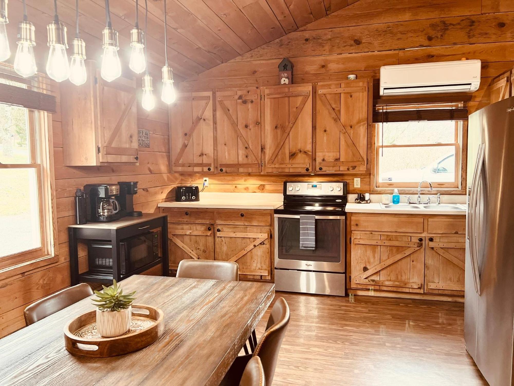 Firefly Fields 2-Acres With Guest House, Game Room, Mountain & River Views Севьервилл Экстерьер фото